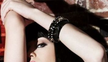 Katy Perry vroia sa isi micsoreze sanii, in adolescenta!