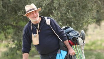 Mircea N. Stoian a fost eliminat de catre concurentii de la Ferma vedetelor. Show-ul e MARTI si MIERCURI, de la 20:30