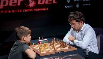 Garry Kasparov ține o lecție de șah pentru copii, în deschiderea turneului de șah Superbet Chess Classic Romania 2021