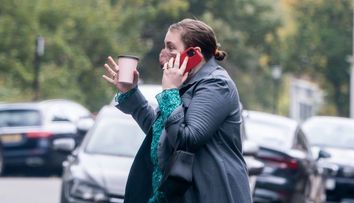 Lena Dunham, în costum de baie într-o vacanță exotică în Caraibe