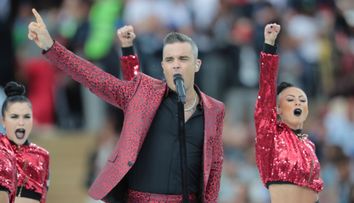 Robbie Williams vine în România. Artistul britanic va concerta la UNTOLD 2019