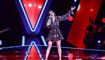 Vocea României, sezonul 10: Corina Ivanov a creat o atmosferă incendiară cu „Hora din Moldova”