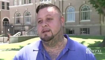 Fata lui e acoperita cu tatuaje, dar aparentele sunt inselatoare. Ce a facut acest barbat pentru a mama aflata in impas