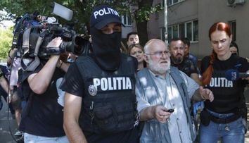 Alfred Bulai a fost reținut. Ce-au găsit polițiștii acasă la fostul profesor de la SNSPA