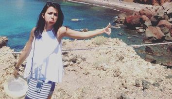 A mers singura in luna de miere pentru ca sotul ei nu a primit la timp viza. Ce a facut aceasta femeie este VIRAL - FOTO