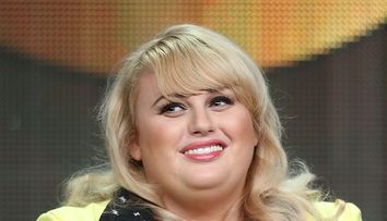 În urmă cu câteva luni era obeză, acum pozează în costum de baie. Rebel Wilson, transformare halucinantă