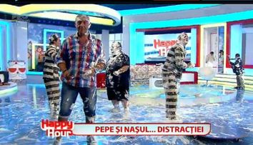 Bataie cu frisca la Happy Hour! Vezi ce MEGA SURPRIZA i-a facut Maruta lui Pepe de ziua lui
