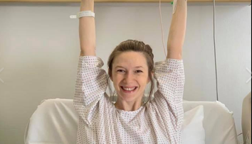 VIDEO Adela Popescu ne povestește care au fost primele reacții după ce a născut
