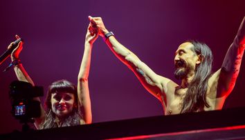 VIDEO Steve Aoki și Irina Rimes - super show pe main stage-ul UNTOLD!