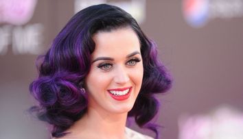 Katy Perry a uimit pe toată lumea cu apariția ei recentă. Cum a fost surprinsă artista într-un mall din Australia