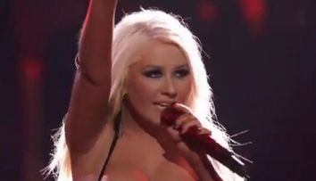 VIDEO. Christina Aguilera, <span style=