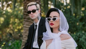 Demi Lovato, o mireasă fermecătoare. Cântăreața s-a căsătorit cu partenerul său Jordan “Jutes” Lutes, într-o spectaculoasă rochie Vivienne Westwood