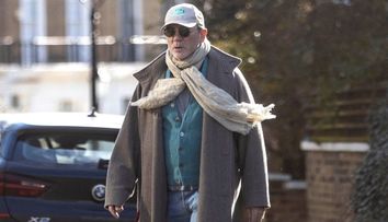 Și-a lăsat barbă, și-a pus ochelari și șapcă, dar tot n-a scăpat de paparazzi! Cum arată cel mai popular James Bond din toate timpurile după ce „a ieșit la pensie”