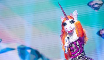 Masked Singer România: Unicornul, apariție intrigantă pe scena show-ului. Ce părere au avut detectivii