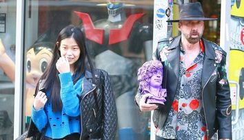 Nicolas Cage, surprins la cumpărături la New York