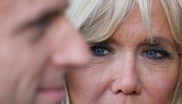Brigitte Macron, prima ieșire în public după carantină. Cum s-a îmbrăcat