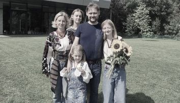 Și-a pierdut soția și cele trei fiice după ce rușii au atacat orașul Liov. Declarația sfâșietoare a primarului: „Nu am cuvinte pentru a-l consola pe acest tată”