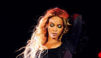 Acum e ultra cunoscuta, dar putini isi mai amintesc cum arata Beyonce cand s-a lansat in muzica. Imagini inedite cu vedeta in urma cu 16 ani