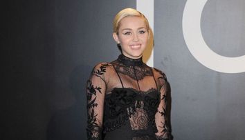 Cand se credea ca Miley Cyrus nu mai poate surprinde, vedeta a uimit din nou. Gestul controversat care i-a uimit pe toti