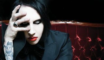 Gestul scandalos al lui Marilyn Manson. Ce dedicatie i-a facut lui Paris Jackson intr-un concert, dupa ce adolescenta a incercat sa se sinucida