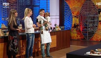 Cum a rectionat Liviu atunci cand si-a vazut familia.Concurentul are o sotie superba si doi copii adorabili