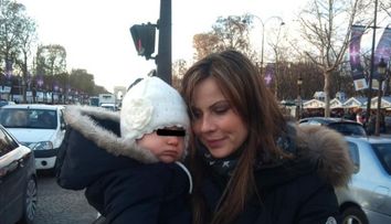 Doinita, fosta colega a Laviniei Parva din trupa Spicy, nu se intoarce in showbiz. Este mamica si viseaza la propria ei afacere