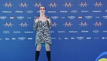În ce ținută a venit reprezentantul României la deschiderea concursului Eurovision 2023