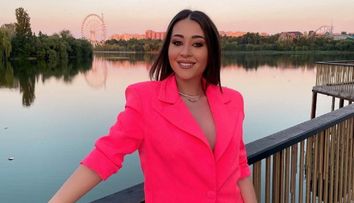 Nicole Cherry, în costum de baie în luna a patra de sarcină. „Radiez bucurie din interior”