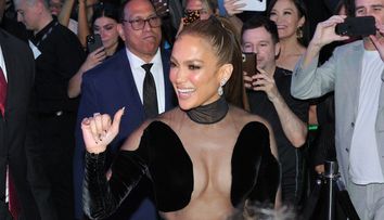 Jennifer Lopez, acoperita doar de câteva fâșii de material la premiera noului ei documentar. Cum arată rochie ei ultra sexy