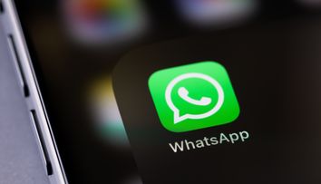 „Vot pentru Adeline”, o nouă înșelătorie care face victime pe WhatsApp! Infractorii cibernetici te pot lăsa fără cont cu un simplu link. La ce să fii atent