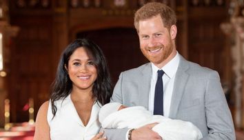 Primele poze cu Meghan și Harry, alături de bebelușul lor regal