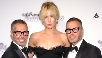 Pariu ca n-o sa ghicesti ce varsta are? Indiciu: este fiica unuia dintre cele mai cunoscute cupluri de la Hollywood