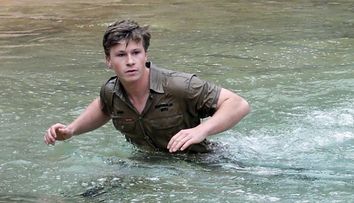 VIDEO La un pas de tragedie. Fiul lui Steve Irwin era să fie sfâșiat de un crocodil de 350 kg