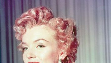 Secretul lui Marilyn Monroe a fost aflat: ce purta pe sub rochia în care i-a cântat președintelui Kennedy La mulți ani