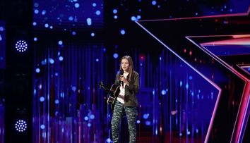 Românii au talent 2021: Mădălina Jucan a trecut în etapa următoare după o interpretare plină de emoții