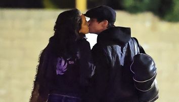 Nu pot sta departe unul de celălalt! Când toată lumea credea că s-au despărțit, paparazzii i-au surprins sărutându-se pasional pe stradă