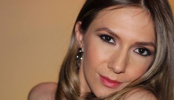 Adela Popescu si-a surprins toti fanii: 
