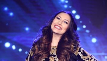 Andra si-a invitat fanii in studio! Cum arata o zi alaturi de cantareata si echipa ei. Imagini pe care nu le stii