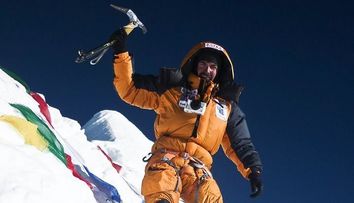 Succesul de laudat al unui alpinist roman. Alex Gavan, un roman la inaltime, deasupra tuturor
