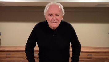 Anthony Hopkins, mesaj emoționant pentru 2023: ”Într-o lume plină de ură, fiți buni cu voi”