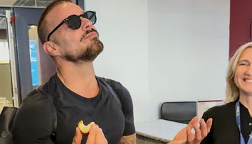 Cum a fost primit Ricky Martin la aeroportul din Chișinău. Experiența care l-a cucerit