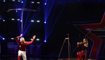 Românii au talent 2021: Duo Viola a ridicat juriul în picioare cu un moment spectaculos. ”N-am văzut așa ceva în viața mea”