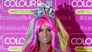 Schimbare de look pentru una dintre cele mai controversate vedete. Cum arata acum Katie Price