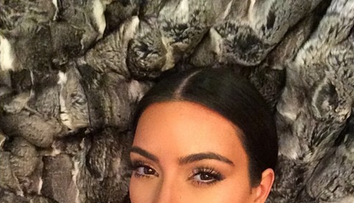 Nu-si constientizeaza greutatea. Kim Kardashian si-a inghesuit formele voluptoase in cea mai mulata tinuta