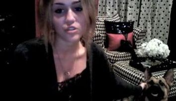 Miley Cyrus: “Nu sunt logodita!