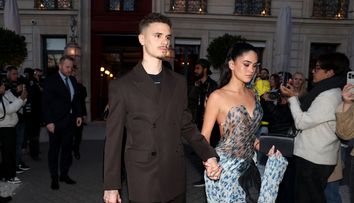 Romeo, fiul de 22 de ani al lui David și al Victoriei Beckham, este un adevărat Don Juan. Cine este noua lui iubită, Kim Turnbull, cu care s-a afișat la Săptămâna Modei de la Paris