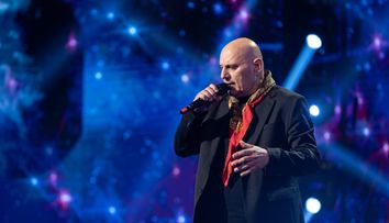 Care este povestea lui Dionysios Pasas, grecul care a cântat o melodie celebră din repertoriul lui Nikos Vertis pe scena de la Românii au talent