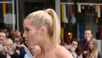 Decizia pe care cea mai sexy femeie din Marea Britanie o regreta amarnic. Ce a aflat despre iubit, dupa ce si-a tatuat numele lui intr-o zona intima