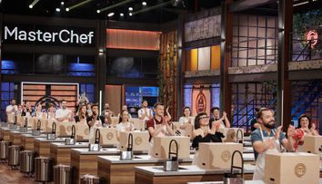MasterChef, 29 septembrie 2025. Ei sunt cei 24 de concurenți care au rămas în competiție. Să înceapă prima probă din bucătăria MasterChef. Leguma care le-a dat bătăi de cap concurenților la prima probă: „Exact de asta mi-a fost frică”