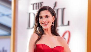 Zece ani de suferință în tăcere! Anne Hathaway a fost aproape oarbă la ochiul stâng: „Lucrurile erau foarte grave”. Vedeta, diagnosticată cu cataractă